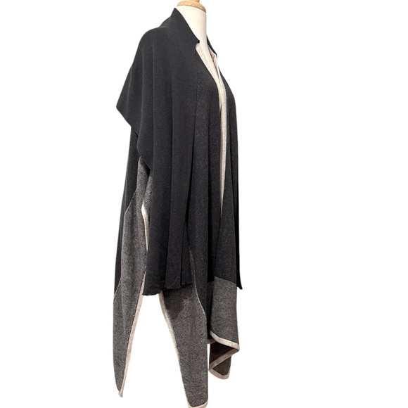 NIC + ZOE Sweater Wrap Attached Scarf Dark Gray Cream One Size - Picture 5 of 14